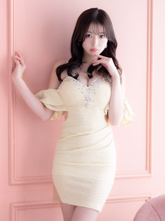 エレガントなケープ付きキャバドレス