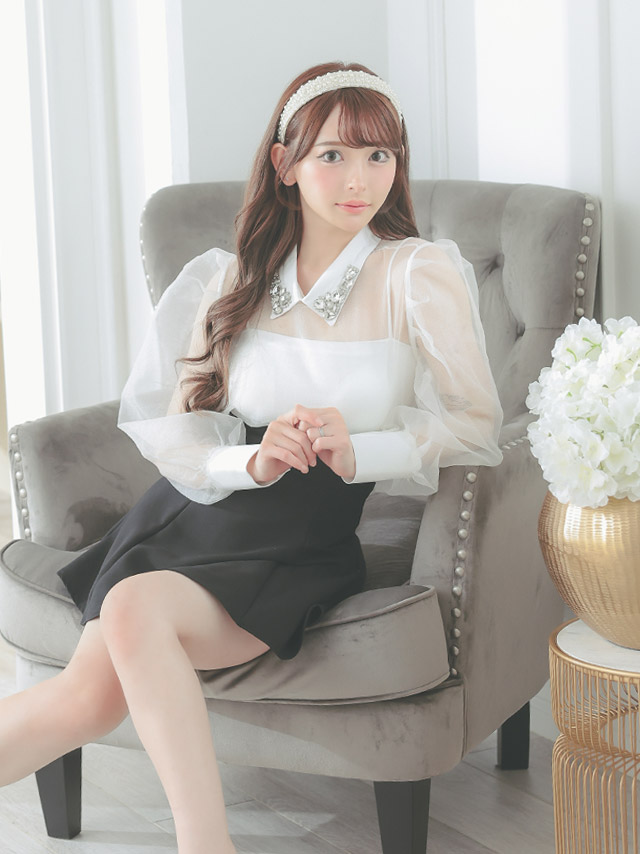 キャミソール付きビジュー襟付き長袖シアーブラウス×スカートパンツセットアップドレスのイメージ画像1