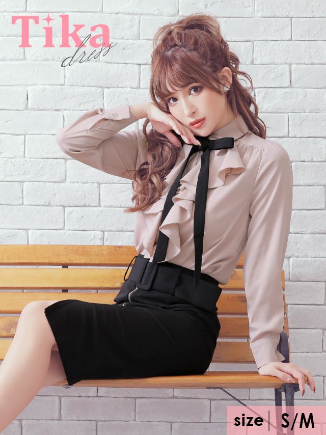 メイン画像 キャバドレス ミニ Tika ティカ ゆんころ着用 フリル ブラウス リボン ウエスト ベルト タイトスカート セットアップドレス ベージュ×ブラック SサイズMサイズ キャバ ドレス ナイトドレス ひざ丈 キャバ嬢 キャバクラ 通販