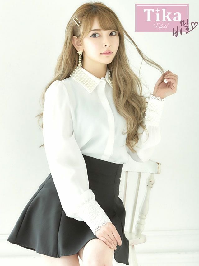 メイン画像 キャバドレス 韓国 ネックビジュ ー襟付き 長袖 袖ありハイウエスト切替 フレアミニドレス (Sサイズ/Mサイズ) (黒崎みさ/キャバドレス着用)