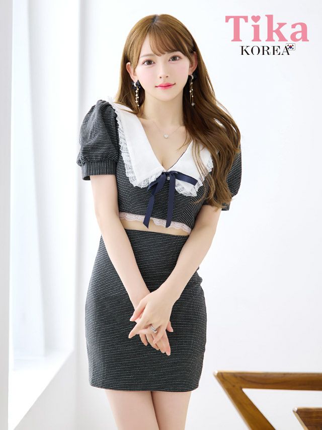 メイン画像 キャバドレス 韓国 ミニドレス 襟付き リボン 半袖 パフスリーブ ウエストカット モノトーン タイト キャバドレス (黒崎みさ着用) [tk-mdk333]