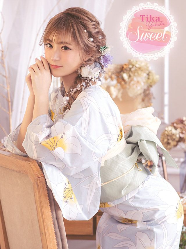 [浴衣 選べる帯] SWEET 儚げユリ柄×ライトブルー地 3点セット (ゆかた・平帯or作り帯・下駄)