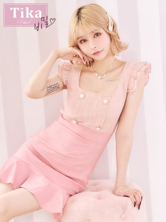 メイン画像 キャバドレス 韓国 フリル袖パールボタンハイウエスト切替マーメイドタイトミニドレス (Sサイズ～Lサイズ) (戦慄かなの/キャバドレス着用)