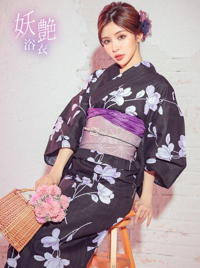 [浴衣 選べる帯] 妖艶 黒地×紫菖蒲 3点セット (ゆかた・平帯or作り帯・下駄)