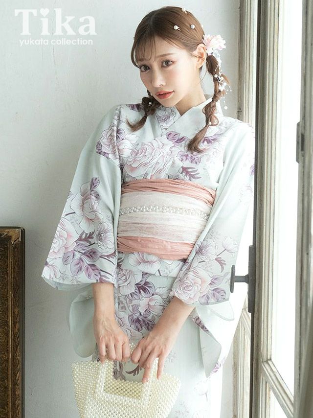 [浴衣] パールグレーにクラシカルなニュアンスフラワー 高級 3点セット (ゆかた・兵児帯・下駄)