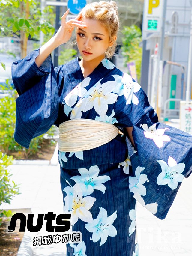 [浴衣] レトロ ネイビー×片身変わり2色百合 3点セット (ゆかた・兵児帯・下駄)