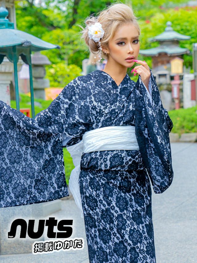 [浴衣] レトロ ホワイト×ブラックフラワーレース 3点セット (ゆかた・兵児帯・下駄)