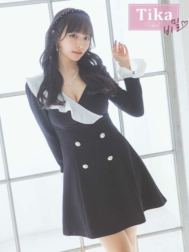 メイン画像 キャバドレス 韓国 長袖 袖ありカシュクールアシメフリルダブルボタンモノトーンフレアミニドレス (Sサイズ～Lサイズ) (重川茉弥/キャバドレス着用)