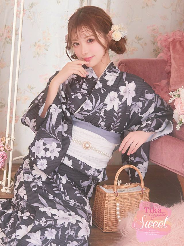 [浴衣] SWEET 黒地×アートリリー 3点セット (ゆかた・兵児帯・下駄)