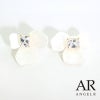 キャバアクセ キラキラ　Angel-R エンジェルアール 高級ホワイトフラワーストーンピアス