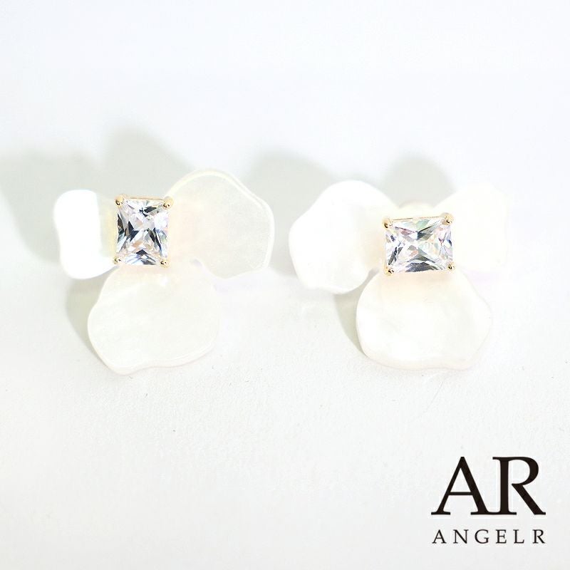 キャバアクセ キラキラ　Angel-R エンジェルアール 高級ホワイトフラワーストーンピアス