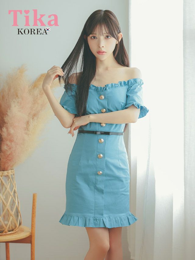 メイン画像 キャバドレス 韓国 [SALE] ミニドレス ウエストベルト オフショルダー フロントゴールドボタン 裾フリル 水色 ブルー タイト キャバドレス (緩苺着用) [tk-mdk1076]
