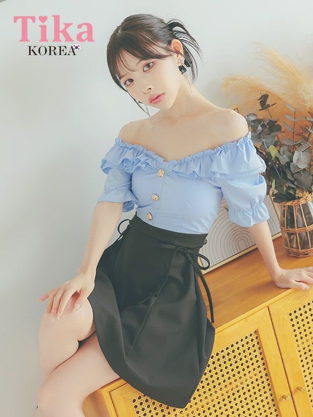 メイン画像 キャバドレス 韓国 [SALE] ワンピース オフショルダー フリルボタン サイドリボン 水色 ブルー Aライン キャバドレス (緩苺着用) [tk-mdk1004]