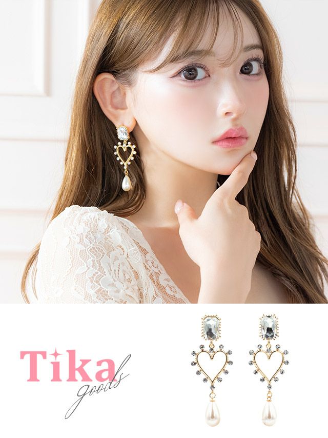 キラキラビジュー　ハートモチーフ　ピアス