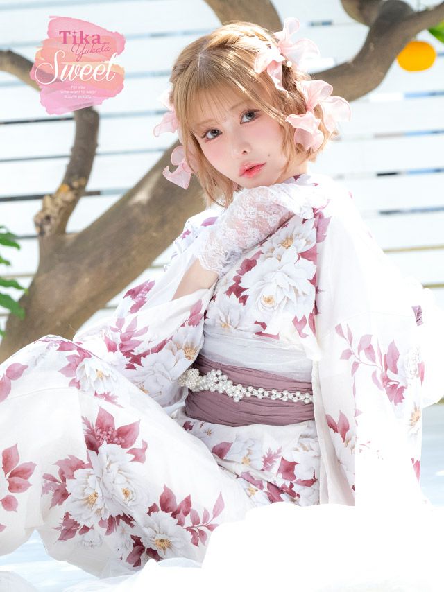[浴衣] ガーリー牡丹 2025 SWEETシリーズ 3点セット 戦慄かなの着用 (ゆかた・兵児帯・下駄)