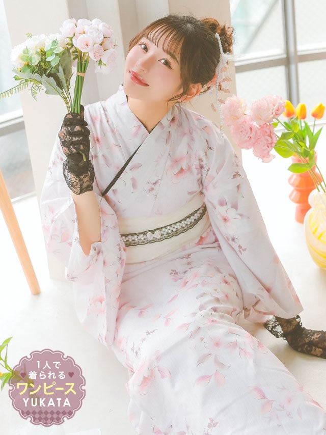 [ワンピース浴衣] パウダーピンク ニュアンスフラワー 簡単 一人で着れる 2025 SWEETシリーズ 3点セット 上ノ堀結愛着用 (ゆかた羽織・ワンピース・兵児帯)