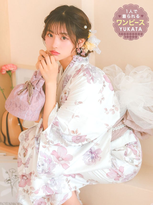 [ワンピース浴衣] 水彩 ニュアンス ピンクフラワー 白地 簡単 一人で着れる 2025 SWEETシリーズ 3点セット 上ノ堀結愛着用 (ゆかた羽織・ワンピース・兵児帯)