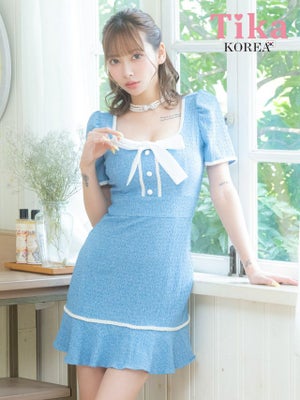  韓国ドレス ワンピース ストレッチ 半袖 ネックリボン パフスリーブ ブラジャーのまま 裾フリル スクエアネック パイピングレース ブルー 水色 タイト キャバドレス (PyunA.着用) [tk-mdk6039]