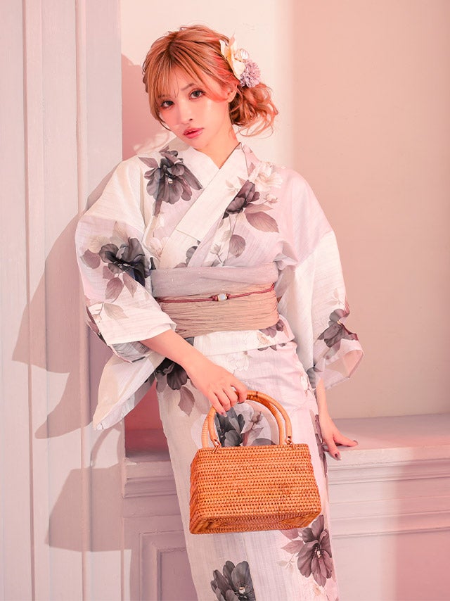 浴衣] 黒白モノトーン 牡丹柄 大人っぽい 妖艶 ニュアンス 黒白